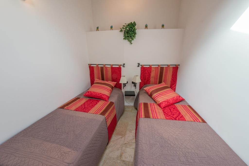 La Treille Et L'Impasse Hotel Ansouis Phòng bức ảnh
